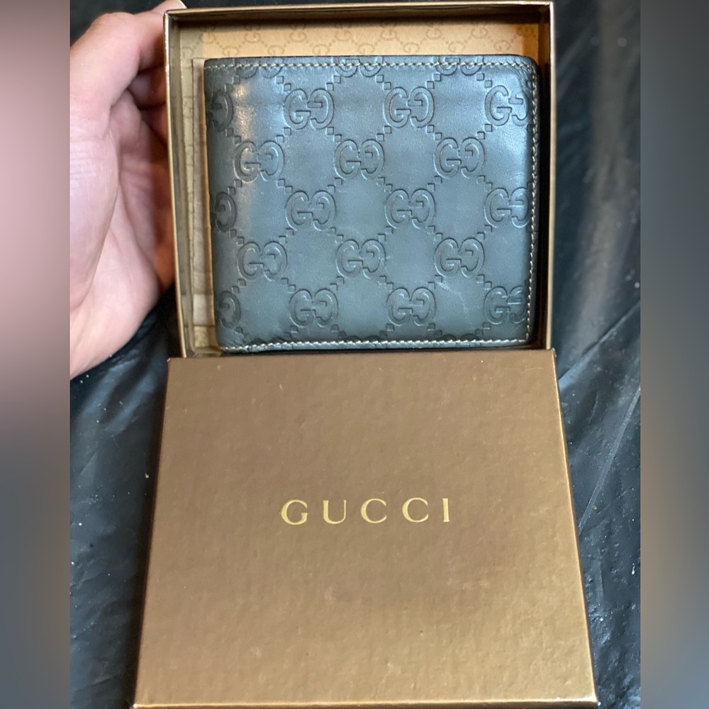 Gucci men’s bifold wallet